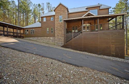 The Nomi Lodge - Sleeps 28 - Gorgeous Rustic Cabin, Centrally Located, Tons of Amenities - Photo 64