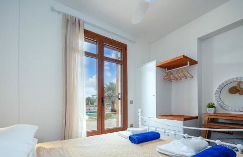 Saridakis Villa, Multi-Generational Escape & Pool, By ThinkVilla - Foto 40