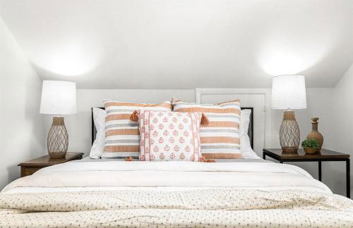 Spacious 4BR Home by Dtown Royal Oak - Photo 5