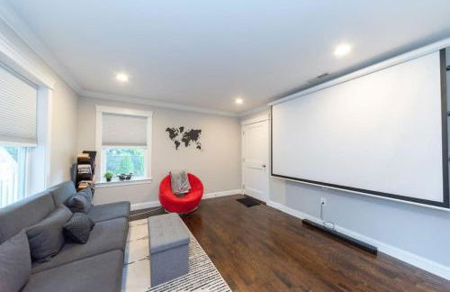 Ultra-Luxurious Home near Boston (Pet-Friendly) - Foto 30