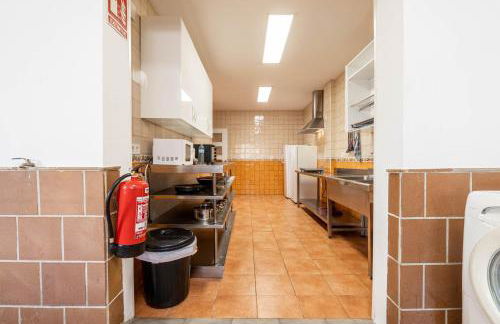 Amplia Casa Familiar con Calefacción, cerca de Sierra Nevada y Granada - Foto 12