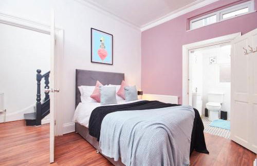 BIG Contractor House in Leamington Spa with 7 Beds by PureStay - 14 Night min! - Foto 12