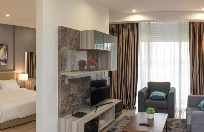 Encorp Marina Suites - Photo 17