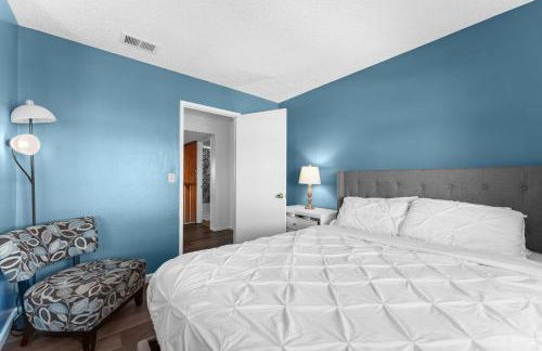 Colorful and Cozy Haven with Heated Pool - Foto 13