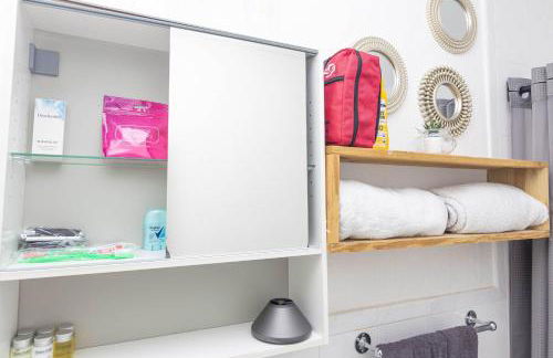 Serene Cottage Retreat Ideal for Couples & Solo Travelers - Photo 14