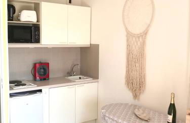 Les Capitelles Bord de plage avec grande piscine - Vue montagne - Balcon - Photo 6