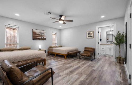 Dallas Family Fun Haus with Pool and Massive Game Room - Foto 21