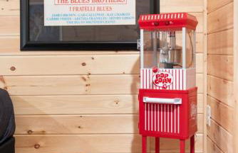 Cozy Cinema Cabin - Hot Tub and More - Foto 68