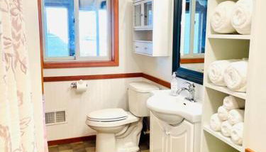 Unforgettable 4 bedroom 3 bath waterfront cabin - Foto 2