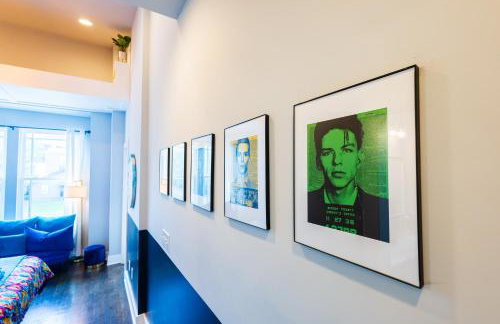 City Heights Townhome with Free Parking & 3 Baths - Foto 17