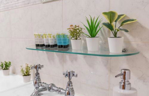 Modern 2 bedroom apartment in City Centre - Photo 44