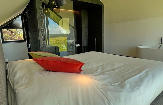 Amazing Lodge With Shared Pool - Photo 5