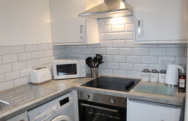 Albert Luxury Hottub and Jacuzzi Apartments - Photo 22