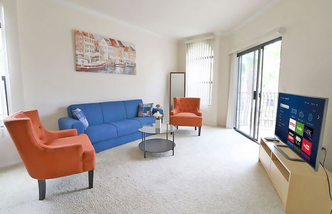 LAs Premier Apartments - Photo 52