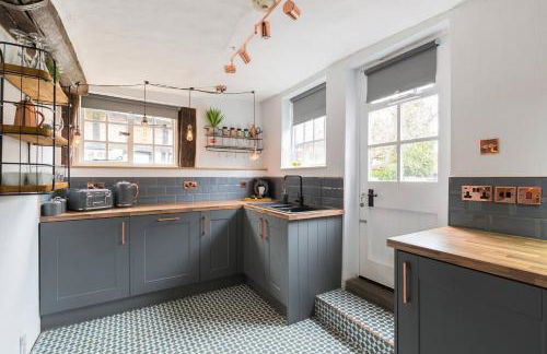 3 MASONS COURT The Oldest House in Stratford Upon Avon, Warwickshire. - Foto 13