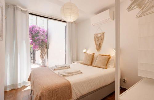 Moradia Tradicional no centro a 100m da Praia - Foto 8