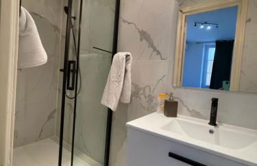 Spacious 3 BR flat Nice center - magnificent view - Foto 33