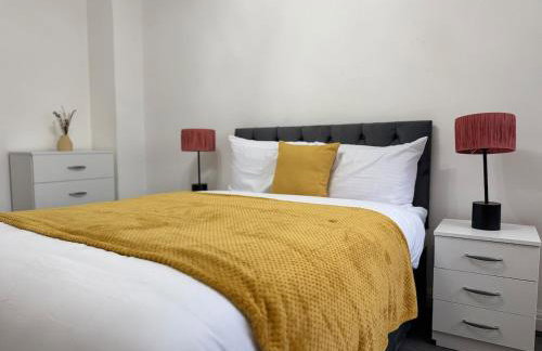 4 Beds House for Families & Contractors with Free Parking - Photo 23