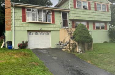 Beautiful 3 - 4 Bedroom Home Fully Furnished Including Utilities Close to I95 & Train - Foto 21
