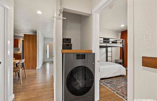 Downtown Retreat: Convenient Family Cottage - Foto 24