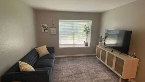 The Ingrid Apt #8 - Fresh and Simple 2bd with WiFi - Foto 5