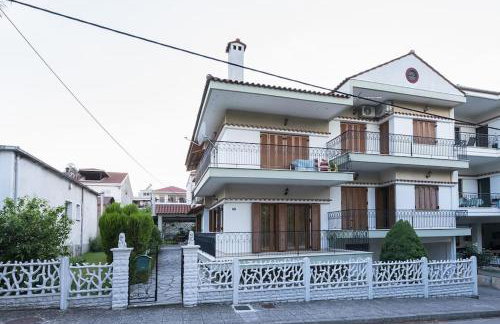 AIWA Διαμέρισμα 130τμ 1ου ορόφου σε διώροφη οικία - Foto 2