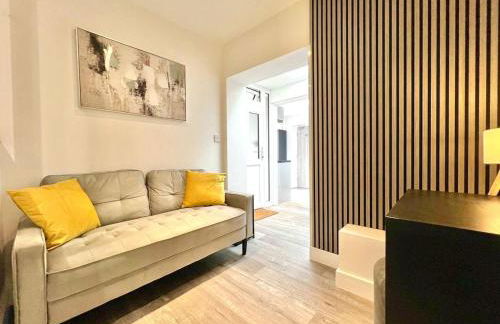 Yastayzzz at Studio 3 Bransford Road - Foto 16