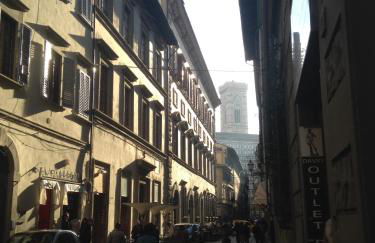 Florence Art Apartments - Photo 18