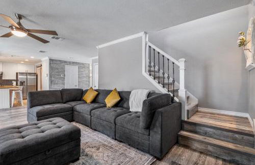 Retreat close to Lewisville Lake with pool, pet ok - Photo 29