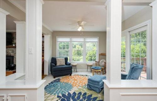 Family and Pet Friendly Retreat with Sauna, Firepit, Pond Views Near Route 151 Wineries - Foto 34