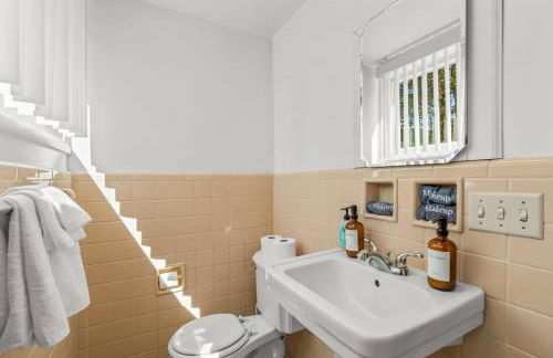 Upscale Modern Home with perfect triad location - Photo 34