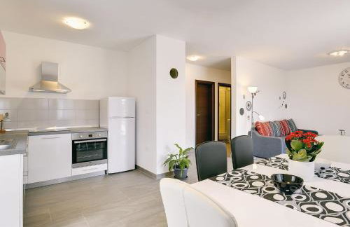 Detached Villa With Pool and Large Garden in Quiet Area Near the Sea - Foto 36