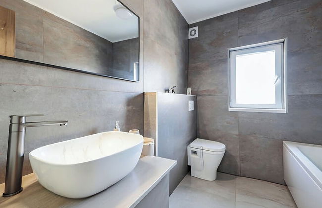 Villa Gariful - Sleeps 10 - Pool - Hottub - Petsok - Foto 14