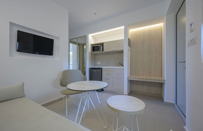 Mythos Suites Hotel - Photo 3