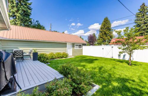 CDA Getaway! King Beds, Gear Storage, RV & Trailer Parking, 1 Mile to the Lake! - Foto 26