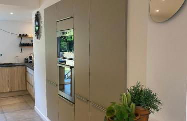 Charmante maison en pierre, avec terrasse et jardin privé - Photo 10