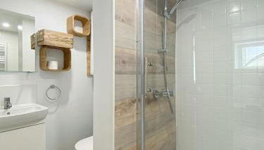 Idéal couple ! Le Nid du Bourg - Proche plage et commerces - serviettes de toilette & linge de lit compris - Photo 4, Shower