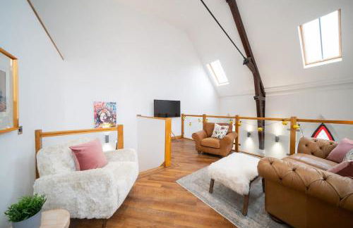 The Church Front - Photo 15