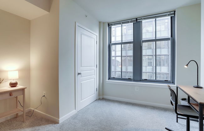 Walkable Alexandria Apts - Photo 14