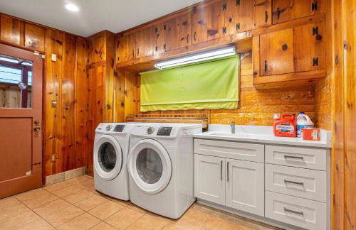 Spacious Mid Century Modern Sunroom Rambler - Foto 18