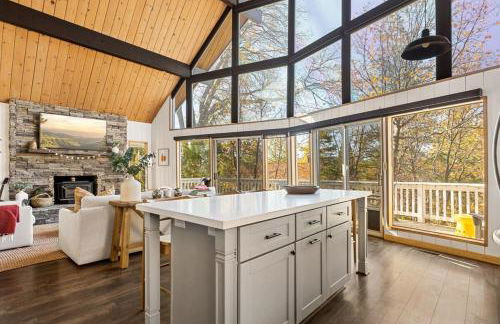 The Crown A-Frame Gated Central AC Lake Access - Foto 3