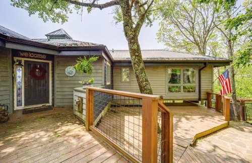 Close to Trails! Seven Devils Retreat with Hot Tub - Foto 23