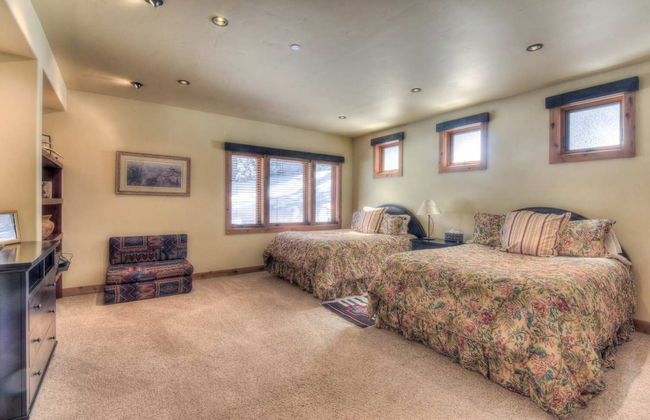 Ridge Court Barrel Relax in Private Hot Tub - Photo 3