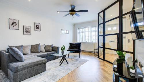 The Iver - 3BR - Spacious House - Free Parking - Foto 3