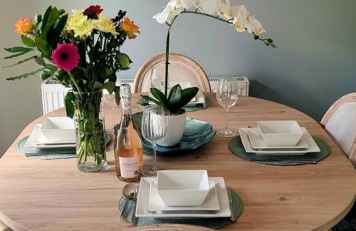 Stunning Lux 3 Bedroom home Priv Parking in Birmingham - Photo 6