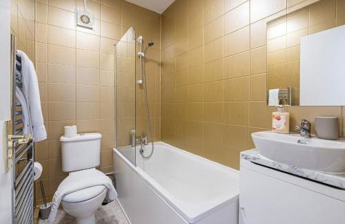 Lovely Apartments in Landward Court - Photo 8