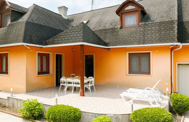 4 bedroom House in Balatonszárszó with private pool and garden - Photo 41