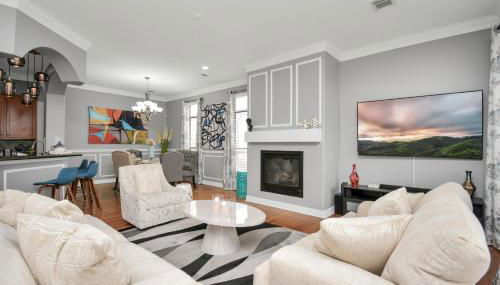 3BR 3Ba Upscale Luxury Home in The Heights - Foto 1