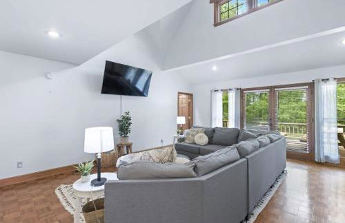 Wooded Retreat with game area and hot tub - Foto 32