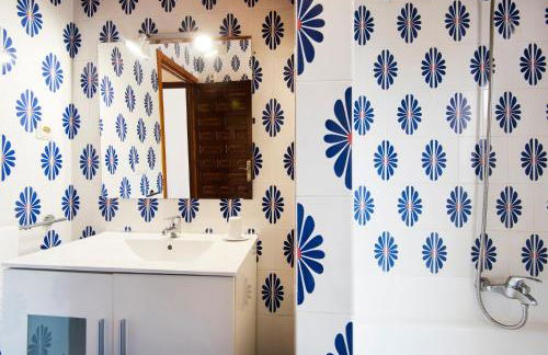 Queen Fabiola Villa, spacius home with private Pool in east Malaga - Photo 50